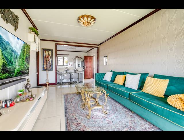 2 BEDROOM APARTMENT FOR SALE IN MAROELADAL